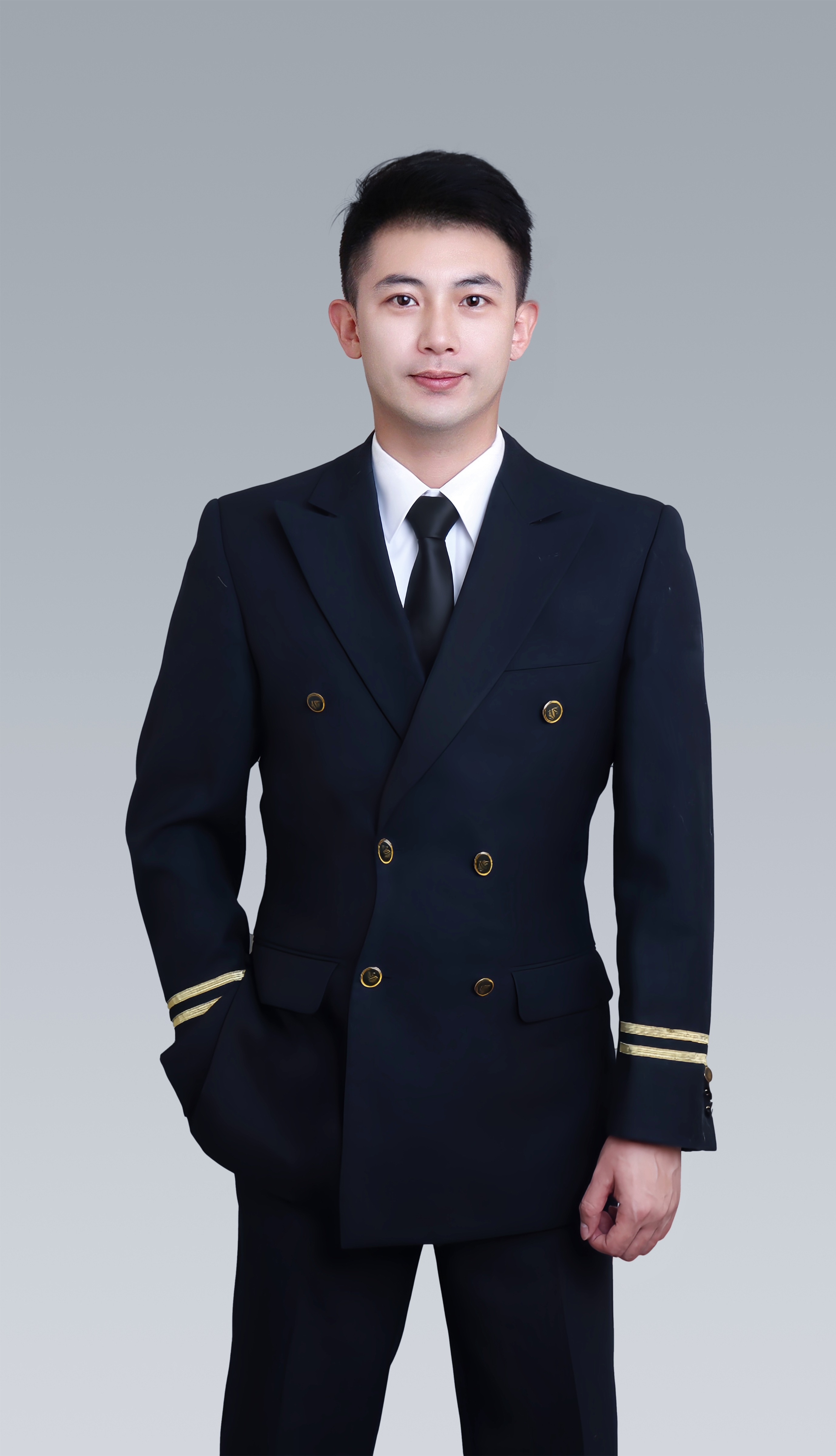 李阳  企业驻校教师